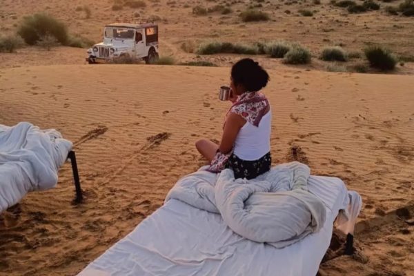 22 Enjoying in desert